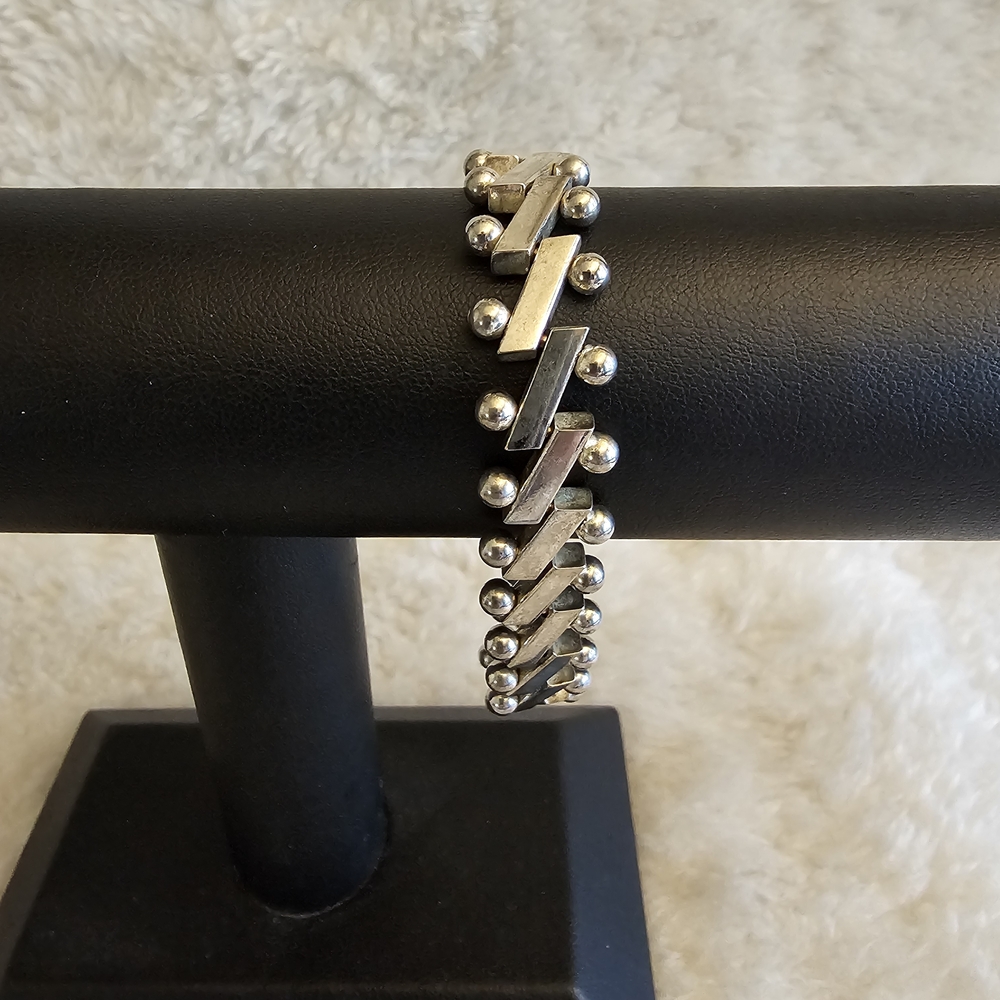 Vintage Modernist 925 Silver Ball and Bar" Link Design Bracelet